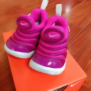 Nike Dynamo Free Infant sneaker